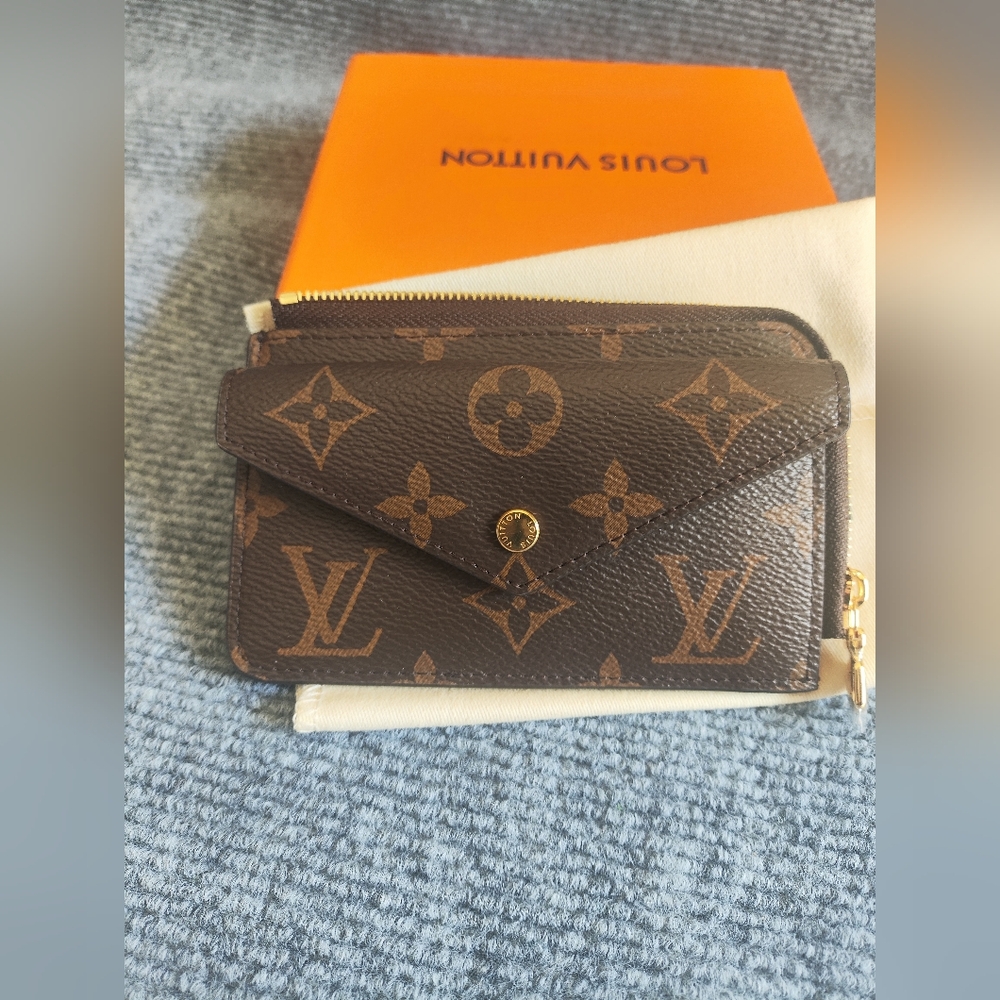 Louis Vuitton Recto Verso Card Holder - Picture 3 of 6